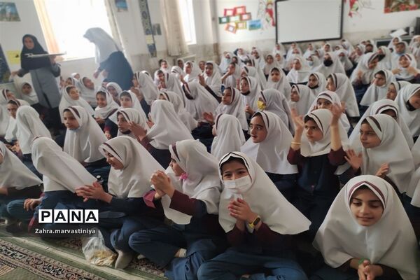 برپایی صبحگاه عصمت و جشن روز دختر در دبستان زکیه مروست