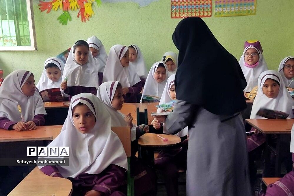 جشن الفبا در دبستان حضرت زهرا (س) ۲ و پروین اعتصامی رودهن