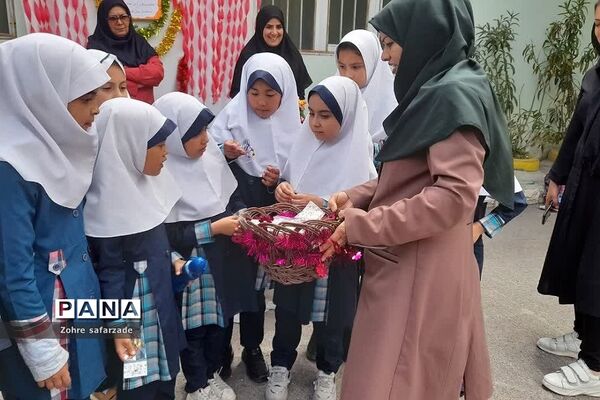 جشن روز دختر در مدارس رودهن