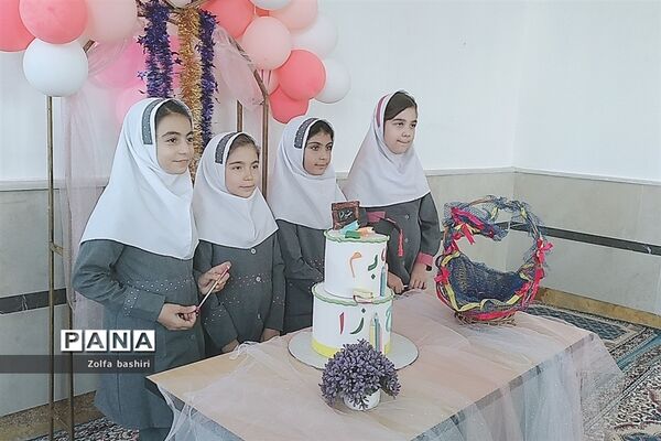برپایی جشن خودکار در دبستان زنده‌یاد‌ دربانی شهرستان‌قرچک
