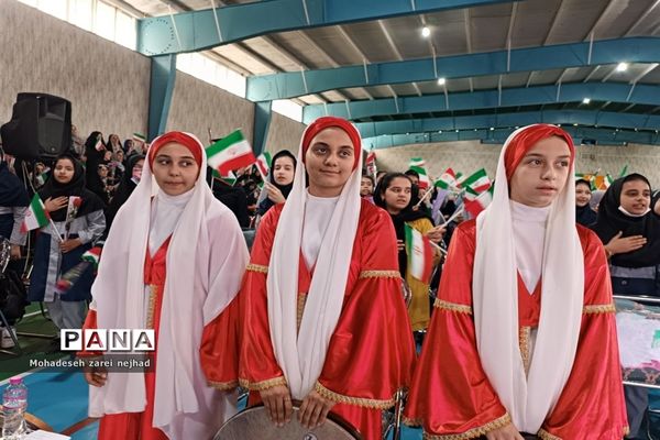 جشن بزرگ «دختران سرزمین من» در سالن بانوان شهرداری شهرستان قرچک