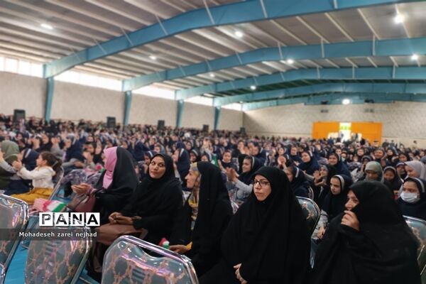 جشن بزرگ «دختران سرزمین من» در سالن بانوان شهرداری شهرستان قرچک