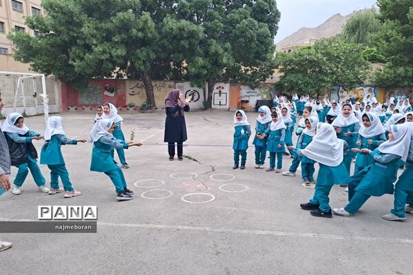 جشن روز دختر و ولادت حضرت معصومه( س) در دبستان بنت‌الهدی شهرستان‌ فیروزکوه