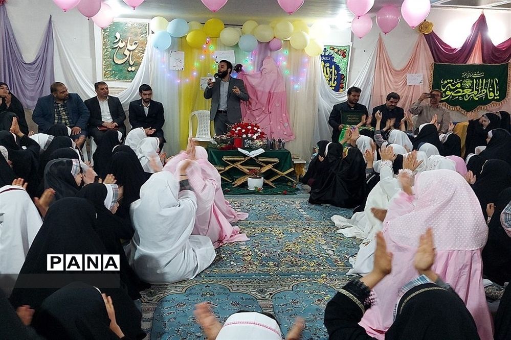 حضور خادمان حرم حضرت معصومه‌ در جمع دختران دبستان فاطمه کریمه شهرستان قدس
