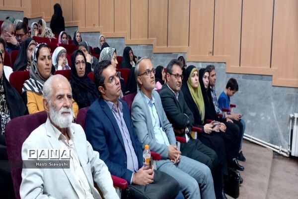 برگزاری محفل ادبی «شکوهِ خرد» در پاکدشت
