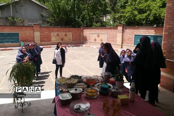 جشن روز دختر در دبستان برکت آبعلی  رودهن