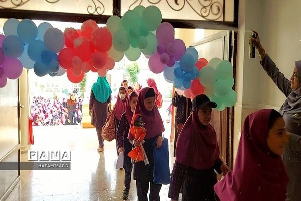 جشن میلاد بانوی کرامت در مدارس منطقه چهاردانگه