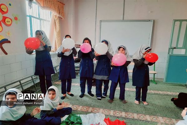 جشن میلاد حضرت معصومه و روز دختر در مدرسه منتظری خاتم