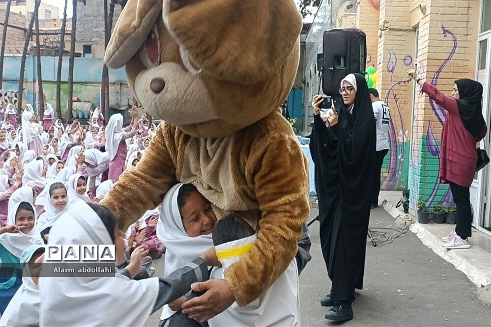 برگزاری جشن پایان سال تحصیلی و روز دختر در مدرسه‌ نجمه‌ شهرستان قرچک