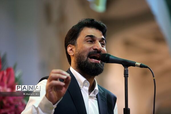 همایش بزرگ دختران قم در حرم بهترین دختر دنیا