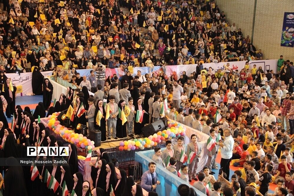 اجتماع بزرگ دختران شهرستان اسلامشهر درسالروز ولادت حضرت فاطمه معصومه(س)