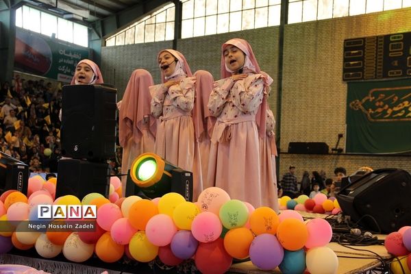 اجتماع بزرگ دختران شهرستان اسلامشهر درسالروز ولادت حضرت فاطمه معصومه(س)