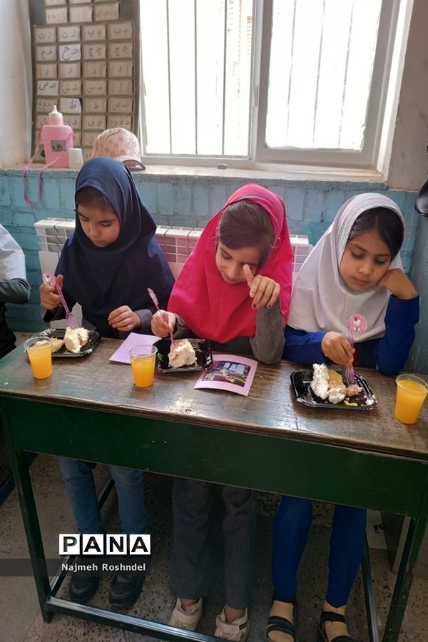 جشن الفبا کلاس اولی‌ها در دبستان سعیدی