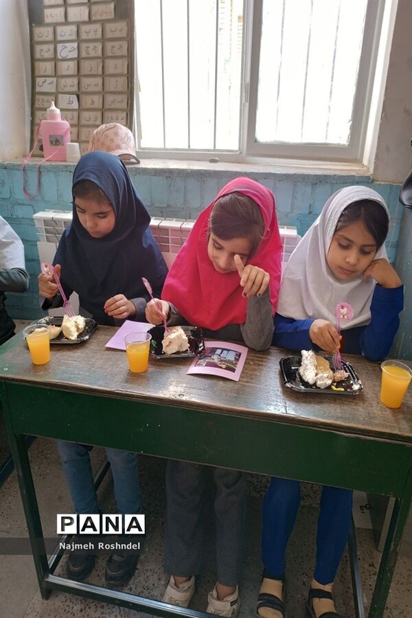 جشن الفبا کلاس اولی‌ها در دبستان سعیدی