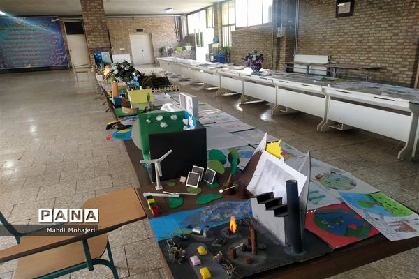 نمایشگاه آثار دانش‌آموزان با موضوع بهداشت و محیط زیست