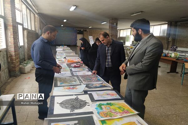 نمایشگاه آثار دانش‌آموزان با موضوع بهداشت و محیط زیست