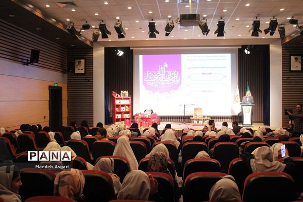 تقدیر از دانش‌آموزان برگزیده پویش «معلم و یار مهربان» در قم