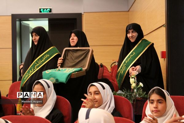 تقدیر از دانش‌آموزان برگزیده پویش «معلم و یار مهربان» در قم