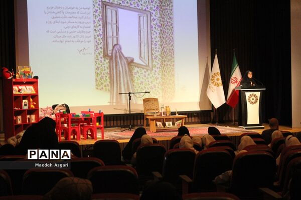 تقدیر از دانش‌آموزان برگزیده پویش «معلم و یار مهربان» در قم