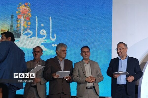 تجلیل از دختران فعال و برگزیده در روز دختر
