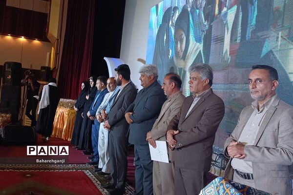 تجلیل از دختران فعال و برگزیده در روز دختر