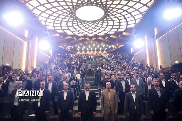 افتتاح نمایشگاه کار دانشگاه تهران
