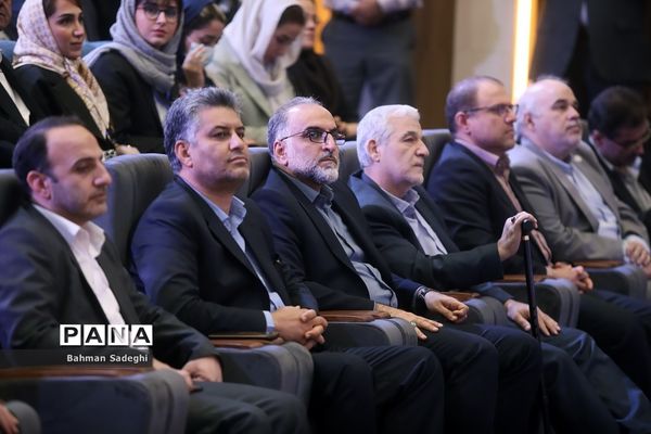 افتتاح نمایشگاه کار دانشگاه تهران