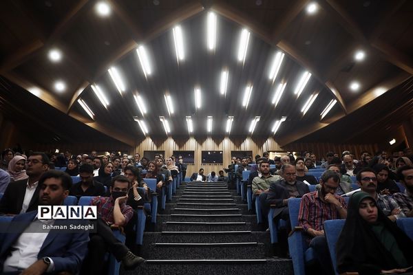 افتتاح نمایشگاه کار دانشگاه تهران