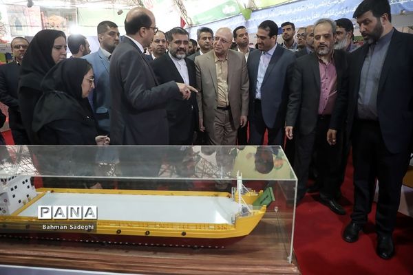 افتتاح نمایشگاه کار دانشگاه تهران