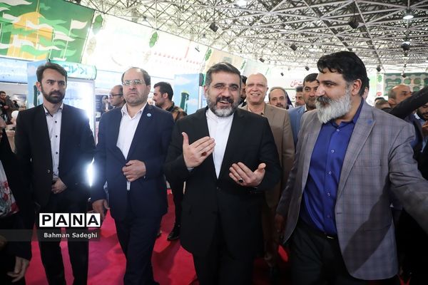 افتتاح نمایشگاه کار دانشگاه تهران