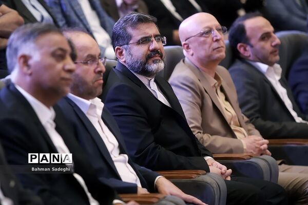 افتتاح نمایشگاه کار دانشگاه تهران