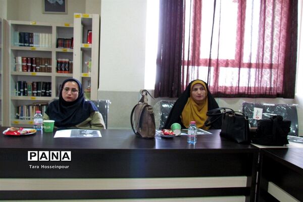 نشست صمیمی معلمان جوان ناحیه 3 با مدیر آموزش و پرورش‌