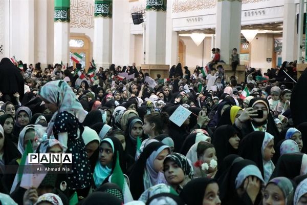 مراسم جشن دختران و دهه کرامت در حرم حضرت معصومه(س)