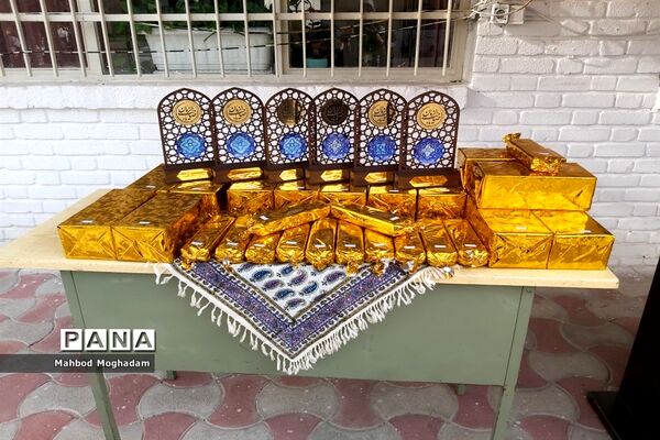 تقدیر از دانش‌آموزان برتر قرآن و حجاب و برترین‌های علمی و فرهنگی و پژوهشی دبیرستان شهیده قزوینی منطقه ۱۳