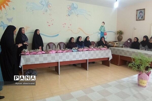 بازدید کارشناسان امور بانوان آموزش و پرورش شهرستان قرچک از مدرسه زنده‌یاد منصوری