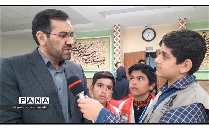 آموزش و پرورش ناحیه ٢ مشهد در مسابقات فرهنگی و هنری ۸۰۰۰ منتخب داشته است