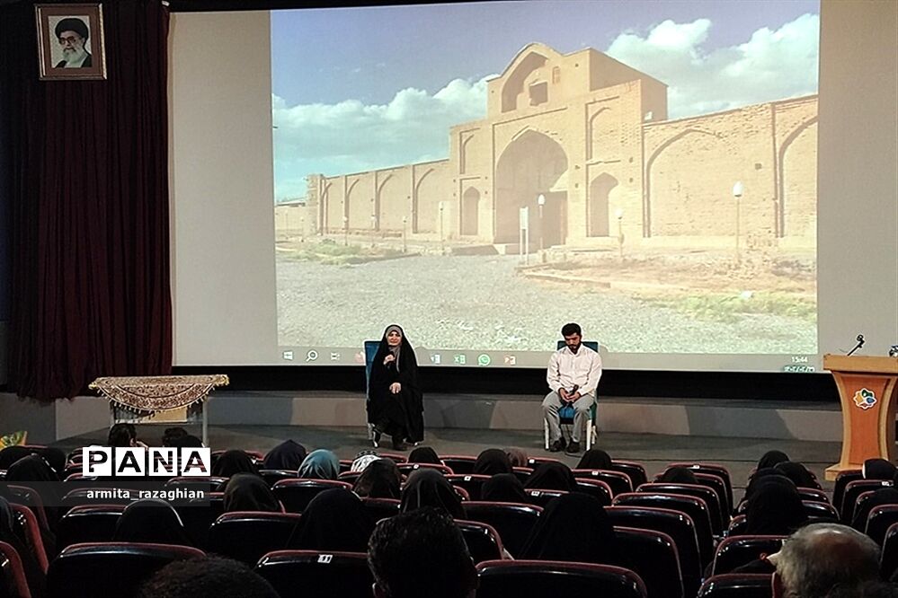 گردهمایی فعالان فرهنگی حوزه دختران نوجوان شهر تهران