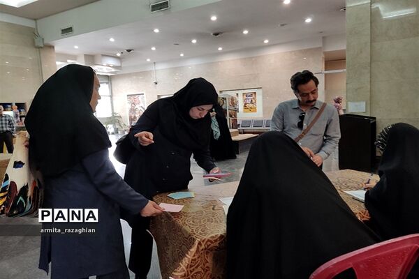 گردهمایی فعالان فرهنگی حوزه دختران نوجوان شهر تهران
