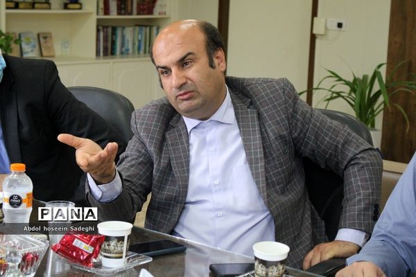 جلسه گرامیداشت سالروز آزاد‌سازی خرمشهر و روز مقاومت در اداره‌کل آموزش و پرورش استان بوشهر