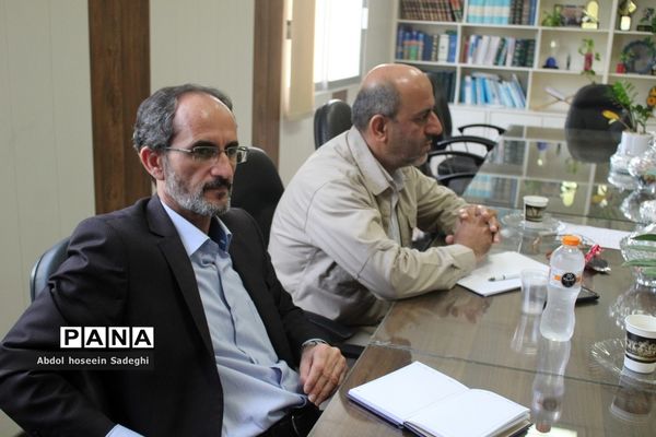 جلسه گرامیداشت سالروز آزاد‌سازی خرمشهر و روز مقاومت در اداره‌کل آموزش و پرورش استان بوشهر