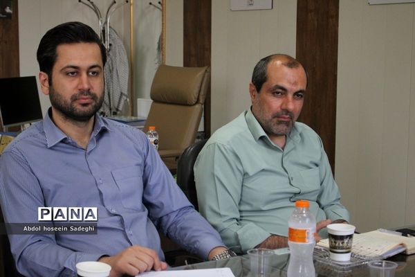 جلسه گرامیداشت سالروز آزاد‌سازی خرمشهر و روز مقاومت در اداره‌کل آموزش و پرورش استان بوشهر