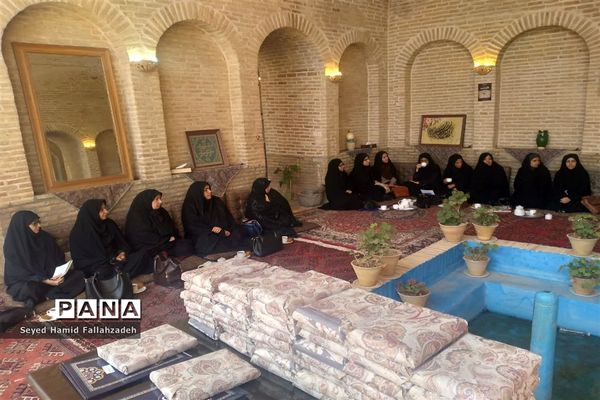 جلسه هم‌اندیشی سرگروه‌های پرورشی ناحیه یک به‌مناسبت سالروز آزادسازی خرمشهر