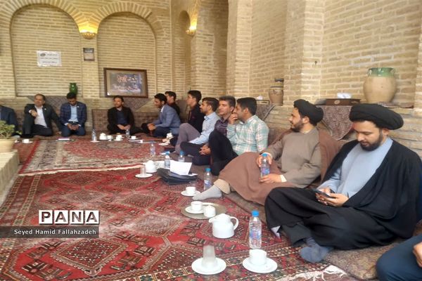 جلسه هم‌اندیشی سرگروه‌های پرورشی ناحیه یک به‌مناسبت سالروز آزادسازی خرمشهر