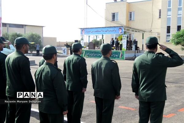 صبحگاه مشترک نیروهای نظامی و انتظامی شهرستان خاتم همزمان با سالروز آزادسازی خرمشهر