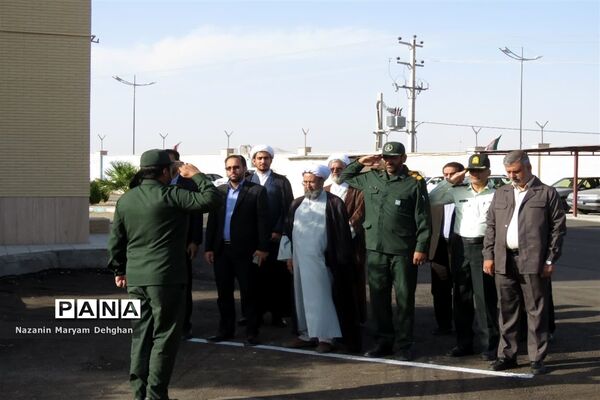 صبحگاه مشترک نیروهای نظامی و انتظامی شهرستان خاتم همزمان با سالروز آزادسازی خرمشهر
