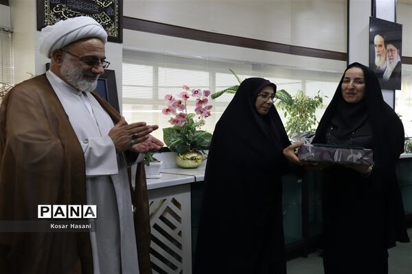 تجلیل به مناسبت روز دختر