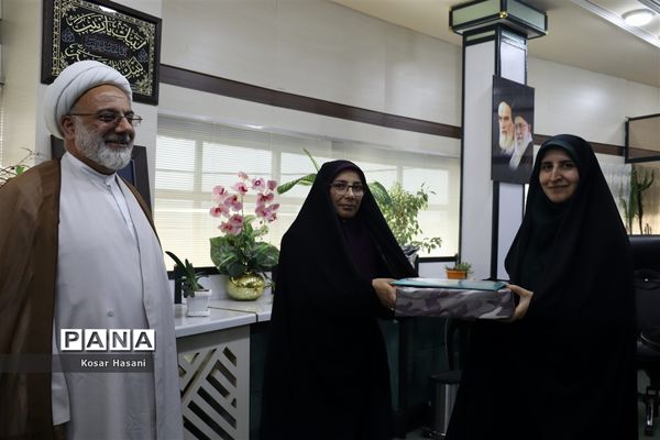 تجلیل به مناسبت روز دختر