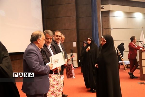 اختتامیه کنگره بزرگداشت مقام معلم منطقه ۲