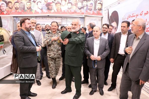 بازدید مدیران دستگاه‌های اجرایی قم از نمایشگاه توانمندی‌های هوافضا