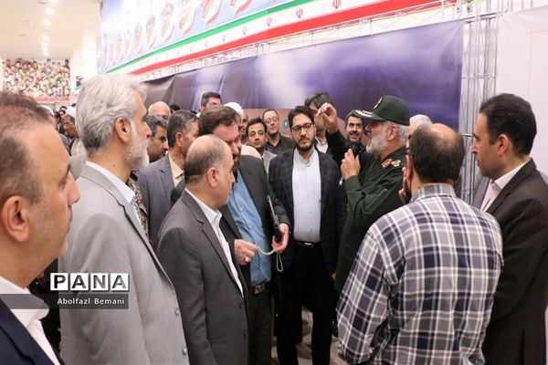 بازدید مدیران دستگاه‌های اجرایی قم از نمایشگاه توانمندی‌های هوافضا